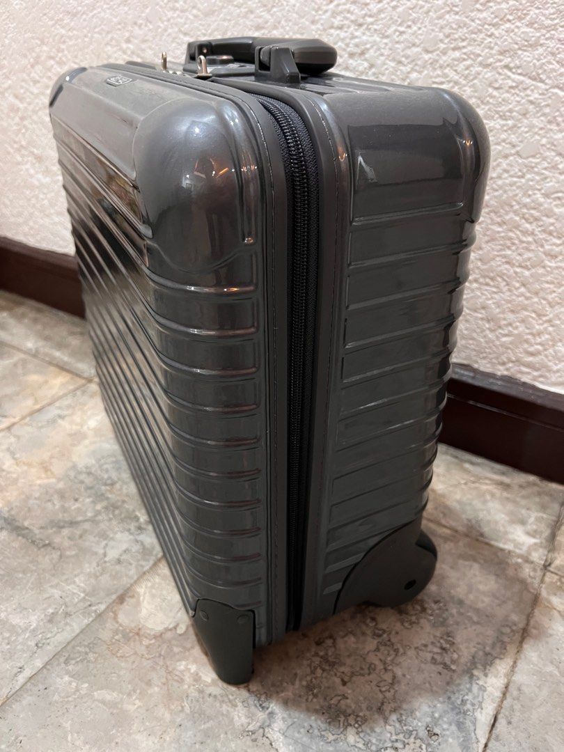 Rimowa brief case trolley (Category: Luggage) located in Naga. Submitted by emteedee (Listing ID 1374325121, Image 3). Description: Rimowa brief case trolley complete inclusions used once .