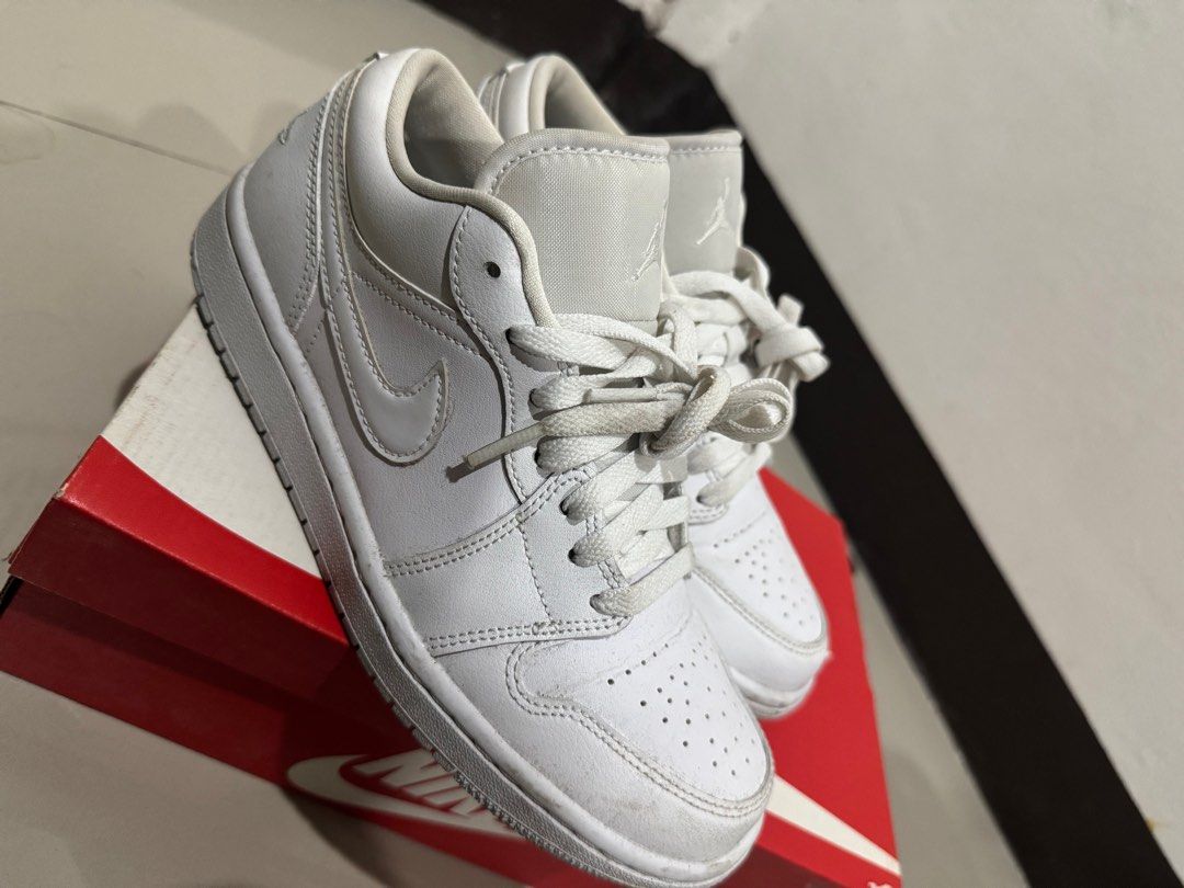[Rush!] Air Jordan 1 Low - Nike (Category: Sneakers) located in Taguig. Submitted by levinc (Listing ID 1374476823, Image 3). Description: Size US 7.5 womens Rfs:not using it na.