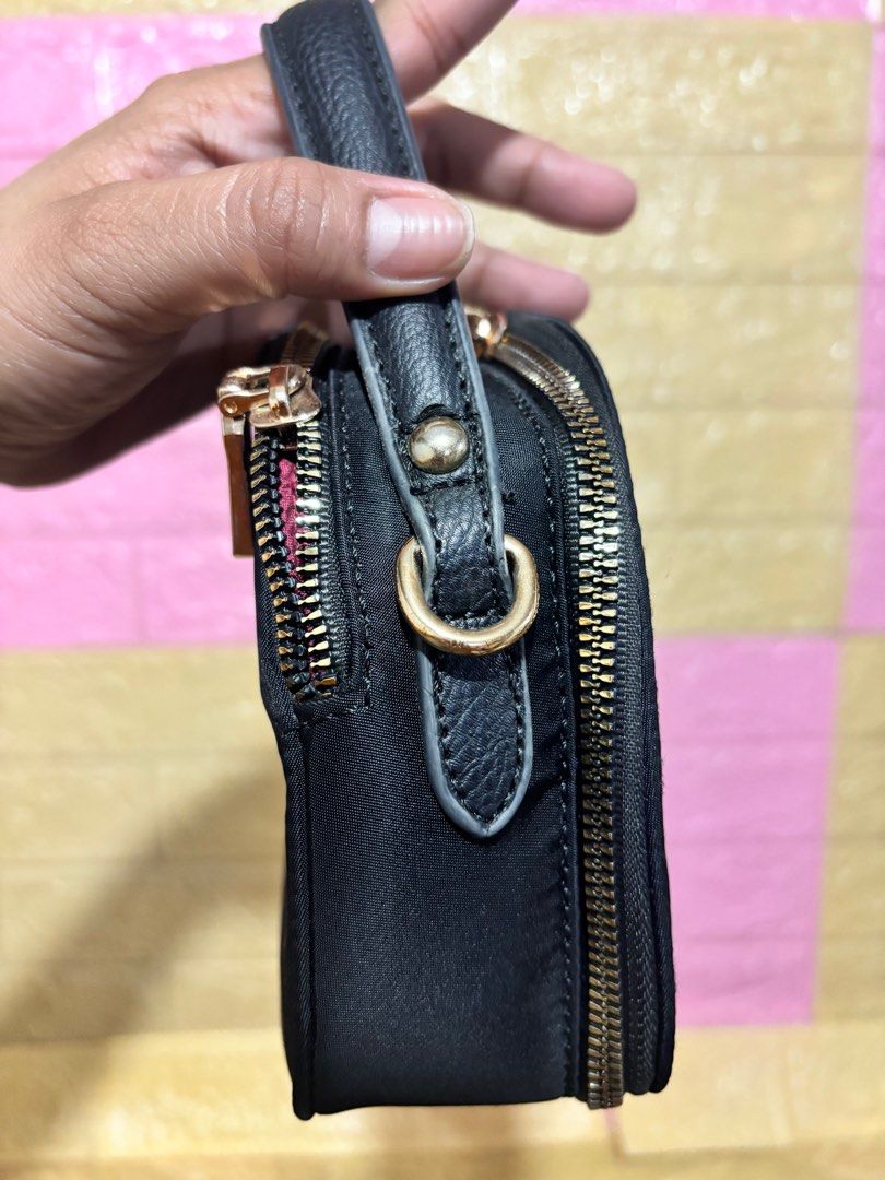 Secosana Bag (Category: Purses & Pouches) located in San Juan City. Submitted by thisismeely (Listing ID 1374429920, Image 3). Description: .