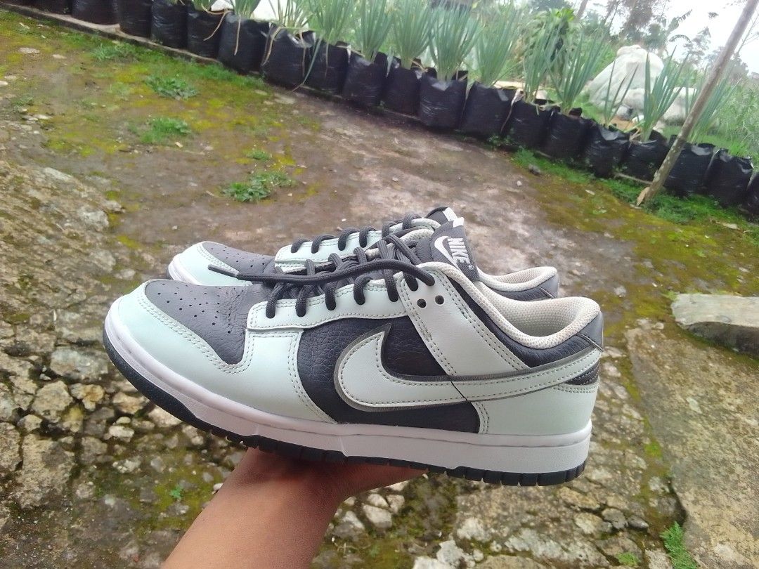 Nike Sneaker Nike Dunk Low Size Edisi Terbatas Sean Cliver Nike SB