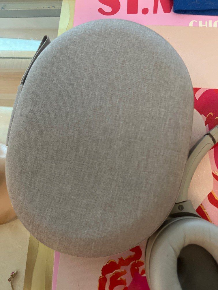 Sony WH-1000XM4 (Category: Headphones & Headsets) located in Manila. Submitted by genyfurrose (Listing ID 1374349788, Image 3). Description: .