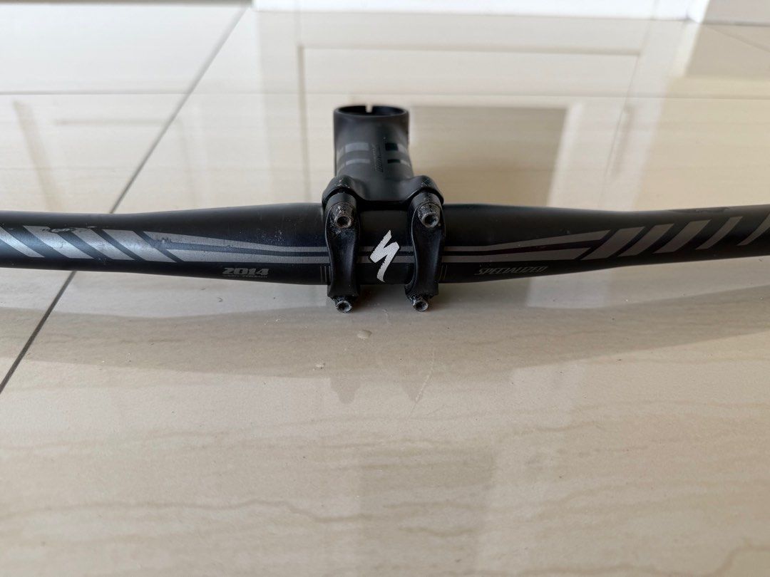 Specialized Cockpit Handlebar & Stem (Category: Parts & Accessories) located in Singapore. Submitted by marcuspam00 (Listing ID 1374398042, Image 1). Description: Used in good condition Ori Specialized Handlebar 700mm Stem 80mm 17‘ Selling as set $80 .