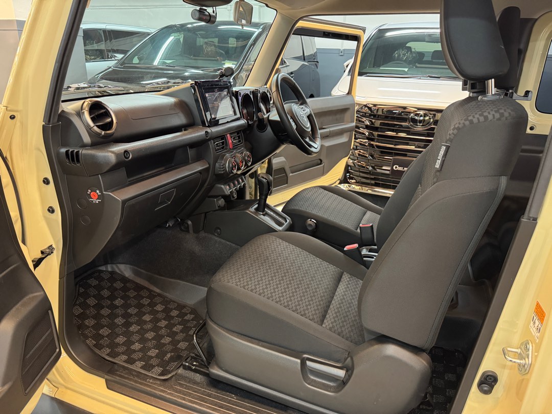 Suzuki Jimny 1.5 Auto62863125736578112