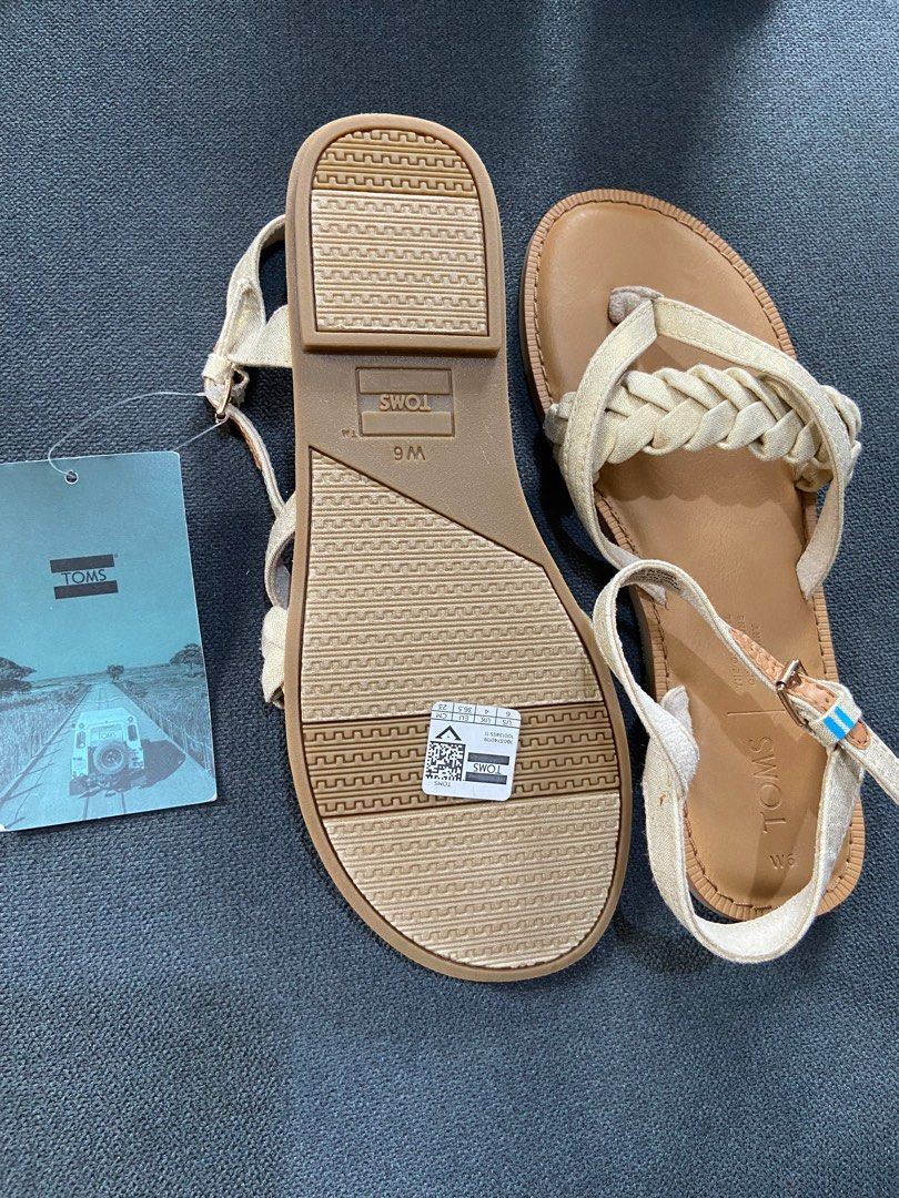 TOMS Lexie Natural Shimmer (Category: Flats & Sandals) located in Manila. Submitted by laralax (Listing ID 1374391722, Image 2). Description: Size: US 6 Bought in 🇺🇸 No box included.