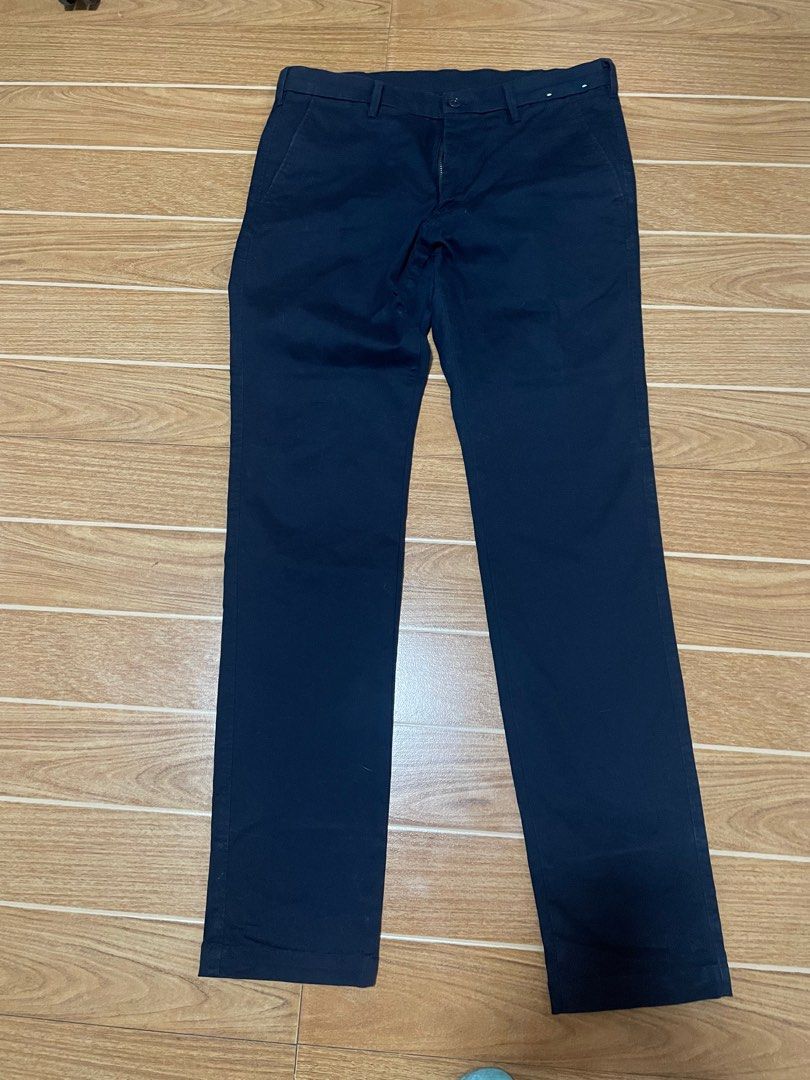 Uniqlo Navy blue chinos (Category: Chinos) located in Pasig City. Submitted by kimstore_ (Listing ID 1374500954, Image 1). Description: .