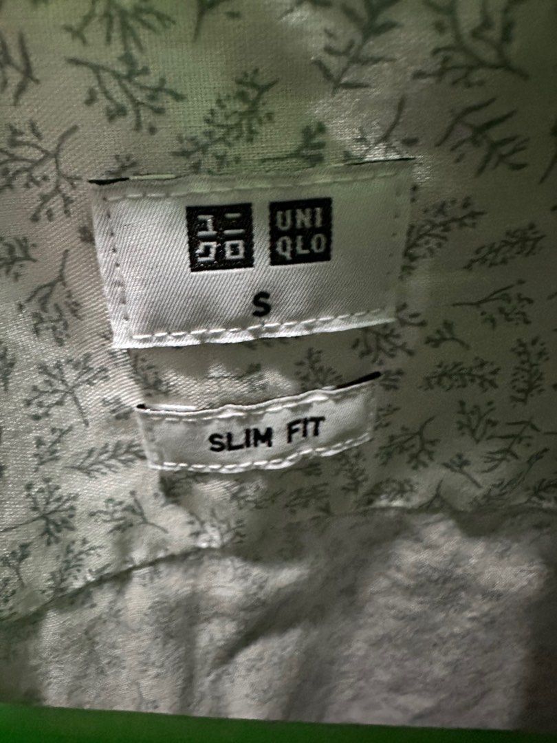 Uniqlo Patterned Slim Fit Polo Shirt (Category: Tshirts & Polo Shirts ) located in Antipolo. Submitted by jordeee (Listing ID 1374420950, Image 3). Description: .