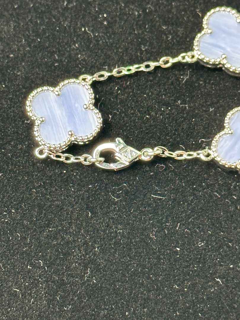 Van cleef arpels bracelet (Category: Bracelets) located in Manila. Submitted by dough_lux (Listing ID 1374399707, Image 3). Description: 17cm.