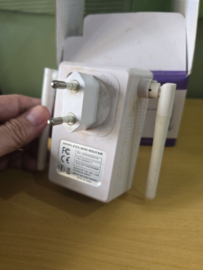 Wireless wi-fi repeater (Category: Other Accessories) located in Marikina City. Submitted by coketumbler (Listing ID 1374351805, Image 2). Description: RFS: no longer being used Includes cable and manual For Metro Manila buyers only Payment: GCash or Maya.