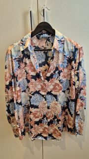 (Category: ) located in . Submitted by classycloset (Listing ID 1374343007, Image 1). Description: .