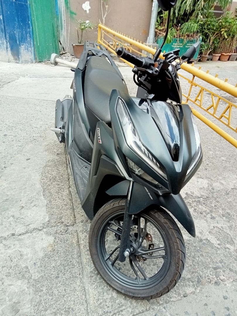 2018 Honda Click V2 150i (Category: Motorbikes for Sale) located in Makati City. Submitted by jamesonmadison (Listing ID 1374608108, Image 2). Description: 43000KM 1st owner With Original OR And CR 2026-27 Registered With minor scratches with moisture on Instrumental Panel Board when raining.