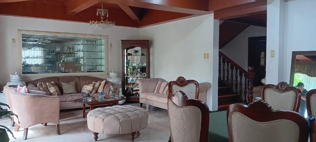 (Category: ) located in . Submitted by bettygorosperemaxc (Listing ID 1374602775, Image 1). Description: .