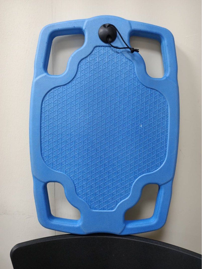 由 7875hs1509870 (刊登 ID 1374530978，圖片 1) 提交，位於 台中市 (Taichung) 的 游泳練習浮板 (類別：其他運動配件)，說明：游泳練習浮板少用很新。