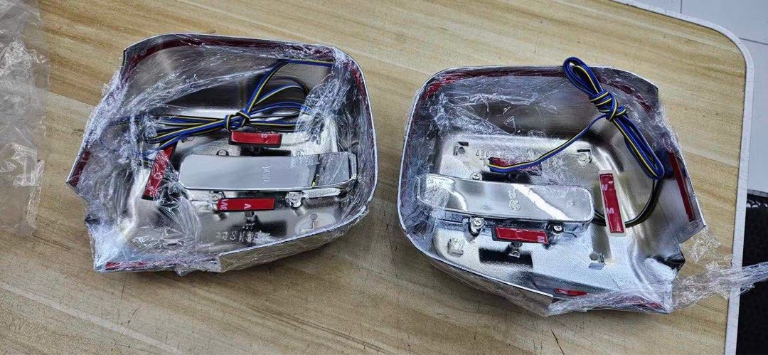 Adventure side mirror cover with lights 2010 onwards (Category: Lightings, Horns, and other Electrical Parts and Accessories) located in Manila. Submitted by krstndotph (Listing ID 1374689276, Image 2). Description: di na nakabit, binenta na sasakyan.