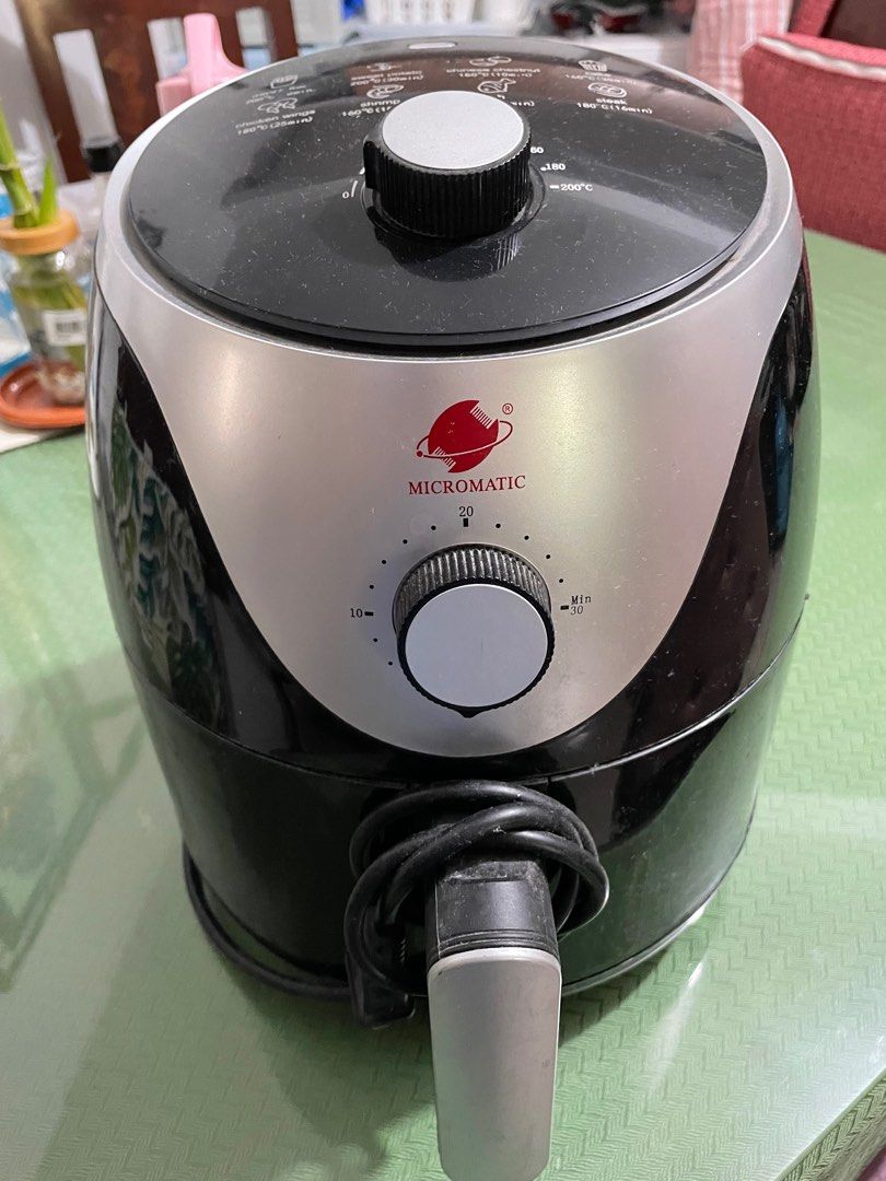 Air fryer (Category: Fryers) located in Makati City. Submitted by things77 (Listing ID 1374544565, Image 1). Description: .