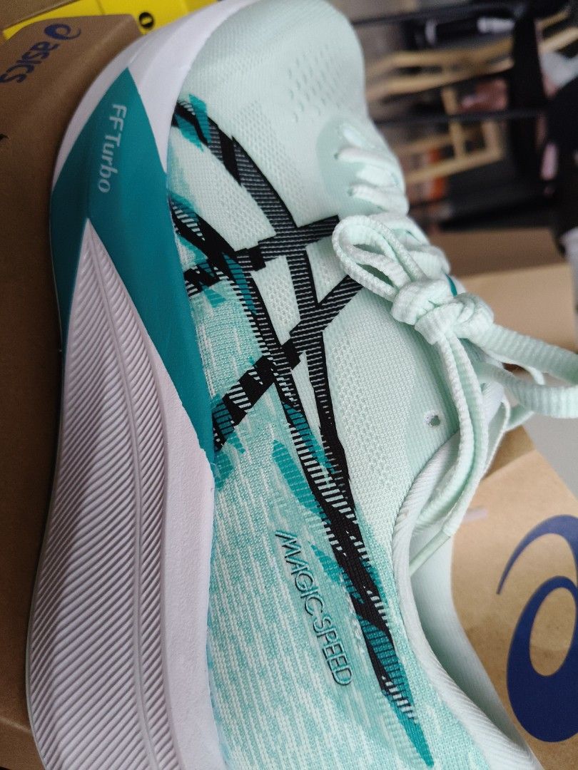 Asics magic speed 4 (Category: Sneakers) located in Singapore. Submitted by heythereyy (Listing ID 1374597877, Image 3). Description: brand new. from Japan. can show receipt as prove..