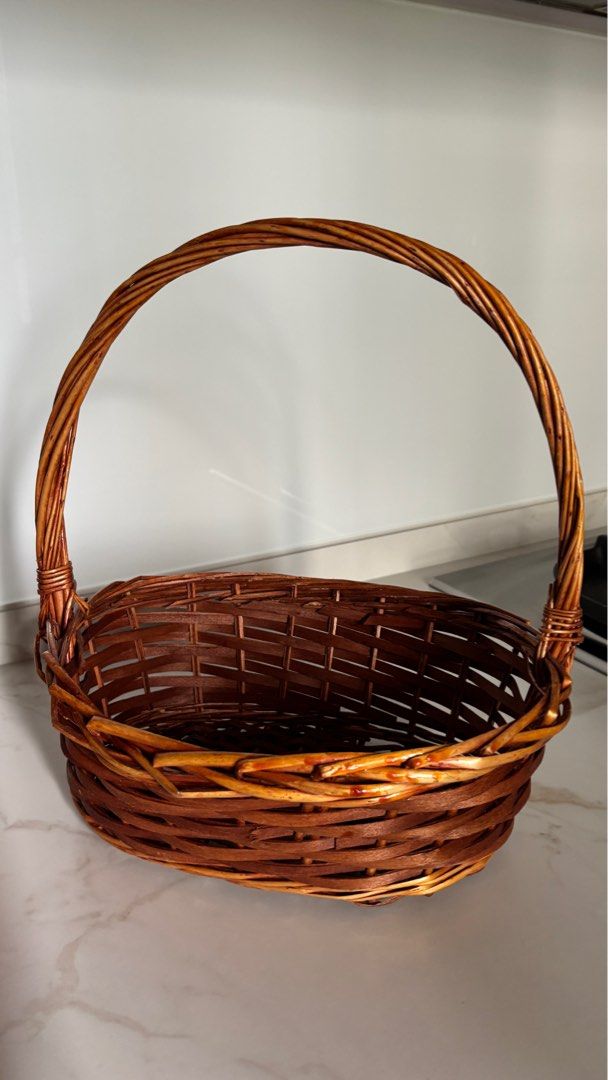 Assorted baskets (Category: Storage Boxes & Baskets) located in Singapore. Submitted by fionftch (Listing ID 1374546554, Image 2). Description: Brown: $5 White: $5 Pineapple: $10 Self collect at 828799.
