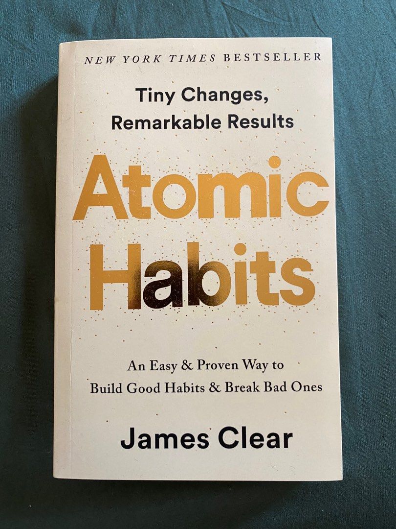 Atomic Habits – James Clear (Category: Storybooks) located in Cavite. Submitted by namiikeii (Listing ID 1374525681, Image 1). Description: Bestseller on self-improvement and productivity 💡 Practical tips to break bad habits and build better ones ✅ Original copy, in great condition 💵 Price: ₱300.