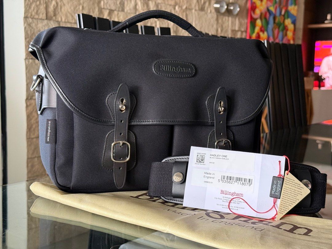 Billingham Hadley 1 (Category: Camera Bags & Carriers) located in Pasig City. Submitted by seismic (Listing ID 1374539104, Image 1). Description: Billingham Hadley 1 in Black . Complete inclusions. Made in England..