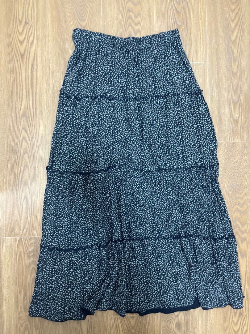 Brandy Melville Floral Maxi Skirt, 女裝, 褲＆半截裙, 裙 - Carousell