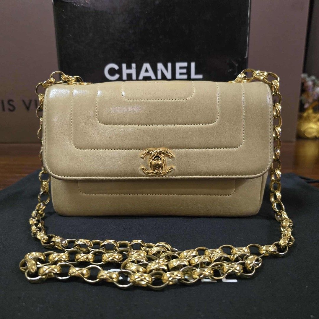 Chanel diana small (Category: Luxury Bags & Wallets) located in Butuan. Submitted by jen_pre (Listing ID 1374577545, Image 1). Description: .