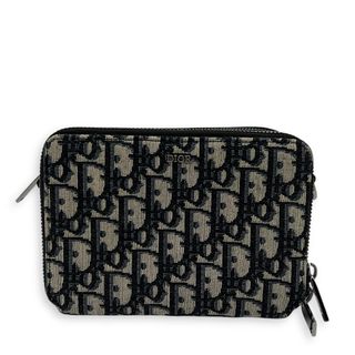 (Category: ) located in . Submitted by carousellluxury (Listing ID 1374612202, Image 1). Description: .