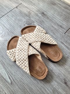 (Category: ) located in . Submitted by closet.88 (Listing ID 1374597361, Image 1). Description: .