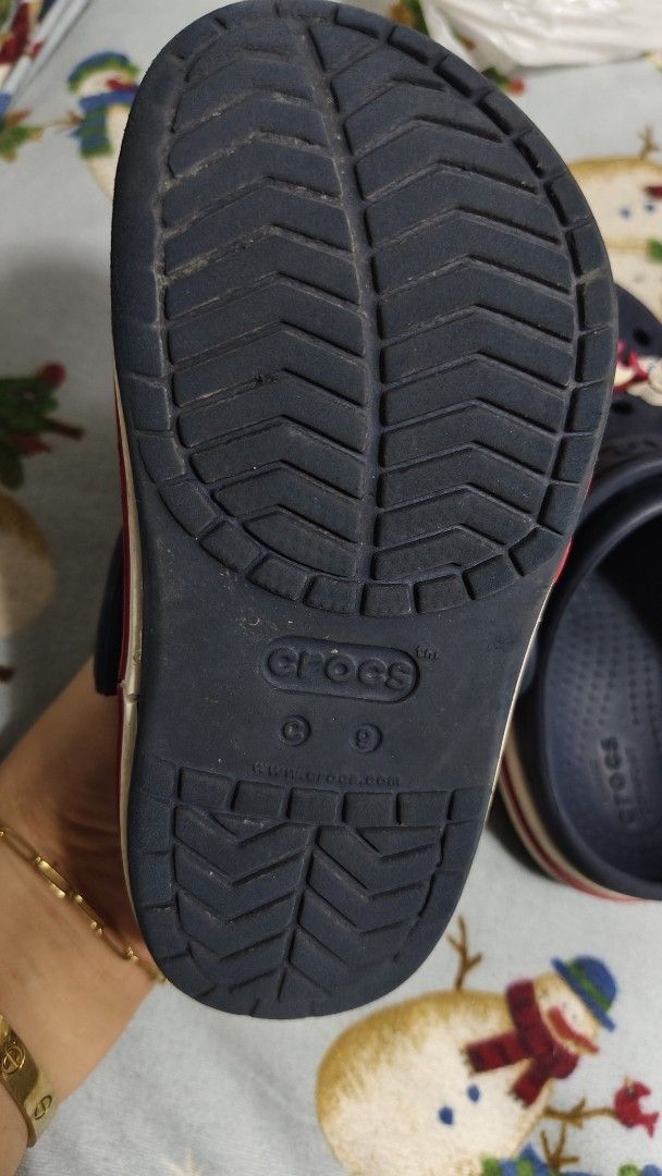 crocs c9 (Category: Babies & Kids Fashion) located in Manila. Submitted by tes07 (Listing ID 1374624690, Image 2). Description: crocs c9 well used need cleaning lang.