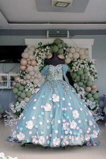 (Category: ) located in . Submitted by studio91closetco (Listing ID 1374578808, Image 1). Description: .