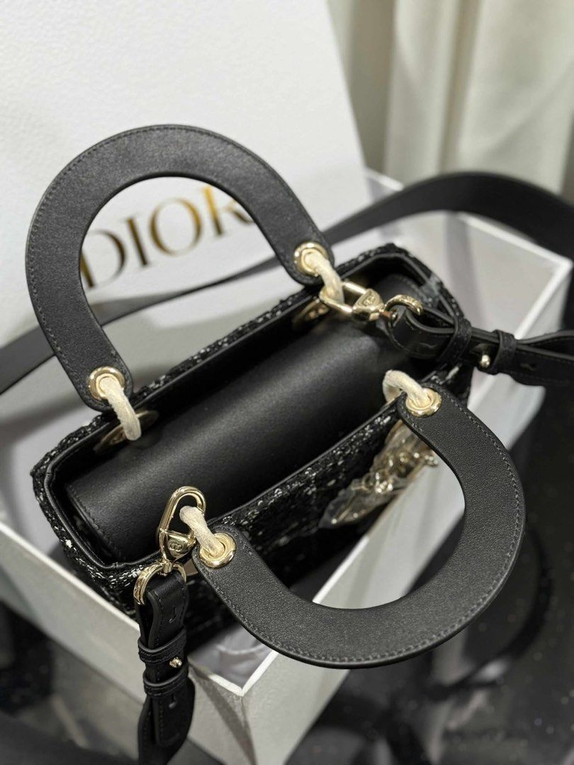 Dior Lady Tweed micro 17cm (Category: Luxury Bags & Wallets) located in Quezon City. Submitted by rarebagsfrmjapan (Listing ID 1374677206, Image 2). Description: PERFECT GIFT OR GIVEAWAYS REWARD UR SELF OR LOVE ONES AT LEAST ONCE A YEAR !!! 𝐃𝐈𝐒𝐂𝐋𝐀𝐈𝐌𝐄𝐑: we are 𝐧𝐨𝐭 𝐚𝐬𝐬𝐨𝐜𝐢𝐚𝐭𝐞𝐝 𝐰𝐢𝐭𝐡 𝐭𝐡𝐞 𝐛𝐫𝐚𝐧𝐝𝐬 𝐭𝐡𝐚𝐭 𝐚𝐫𝐞 𝐥𝐢𝐧𝐤𝐞𝐝 𝐚𝐧𝐝 𝐬𝐭𝐚𝐭𝐞𝐝 𝐢𝐧 𝐭𝐡𝐢𝐬 𝐩𝐨𝐬𝐭. 𝐀𝐥𝐥 𝐫𝐢𝐠𝐡𝐭𝐬 𝐚𝐫𝐞 𝐫𝐞𝐬𝐞𝐫𝐯𝐞𝐝 𝐭𝐨 �