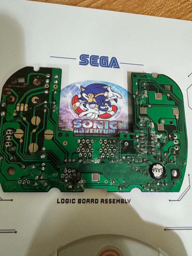DIY Framed Sega Dreamcast Controller Tear down63108480442242113