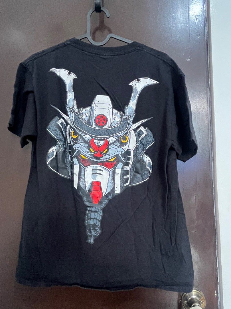 DSVN Clothing Shirt M (Category: Tshirts & Polo Shirts ) located in Muntinlupa City. Submitted by chinggg2 (Listing ID 1374563941, Image 1). Description: DSVN Clothing Black Medium size.