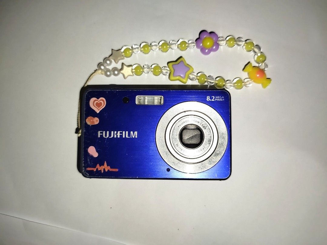 Fujifilm Finepix J12 (Category: Cameras) located in Legazpi City. Submitted by yeurymors (Listing ID 1374593802, Image 1). Description: 📷 Fujifilm Finepix J12 💸 individual price — 800 na lang 🍉body condi 7/10 🍉 flash working 🍉 zoom in & out working 🍉 all buttons working 🗒️: issue — nagkakaline sometimes sa output pag daylight, but it doesn’t have one at night (see photos). repairable siyaaa, did not have the time lang. inclusion: ☀️ unit ☀