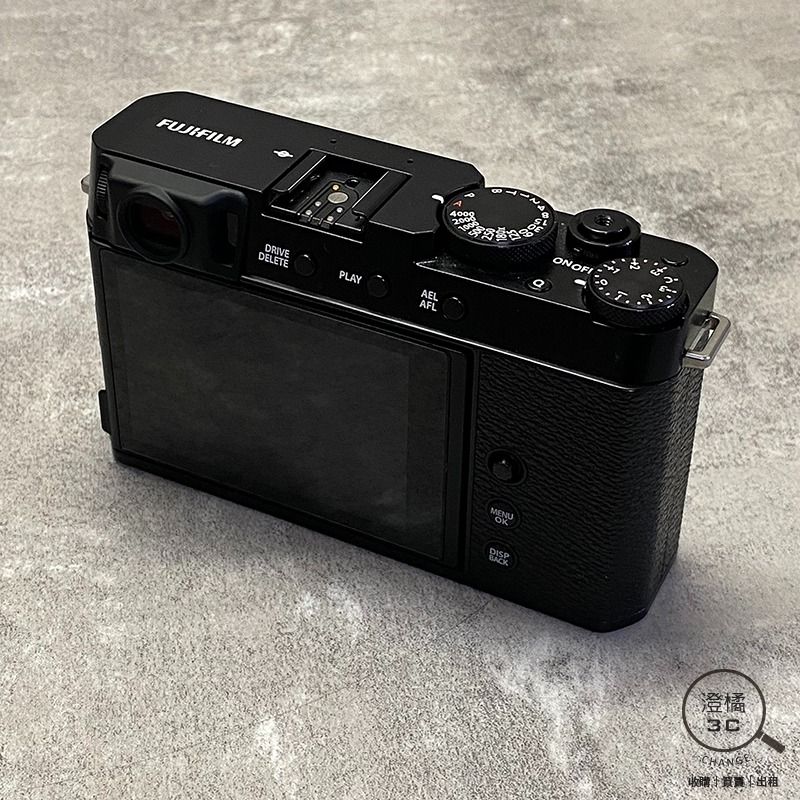 由 change12336 (刊登 ID 1374585574，圖片 2) 提交，位於 台北市 (Taipei) 的 『澄橘』Fujifilm X-E4 Body 機身 二手 快門4xxx 平輸 黑《相機租借》A77006 (類別：相機)，說明：本商品提供租借服務 押金即售價10000元以下商品 (租金250/天)，10000元-20000元商品 (租金400元/天) 20000元以上商品 (租金500元/天)，30000元以上商品 (租金800元/天) ⚠ ⚠ 租借須登記資料需影印證件 ⚠ ⚠ 【歡迎同業長期配合】-1 Fujifilm X-E4 Body 機身 二手 快門4xxx 平輸 黑 店保7天 功能正常，快門42XX，底部有一小刮 90%新，外觀有小使用痕跡，無撞傷或掉漆 盒裝+充電器+保卡+肩背帶 本賣場商品因於店家同步銷售流通快，請於下標前先詢問是否有貨。 ( 下標後如需自取請參閱關於我中的店家資訊。) 下標後請於 3 天內完成交易，並將您的收件資料填寫於買賣留言板中。 (