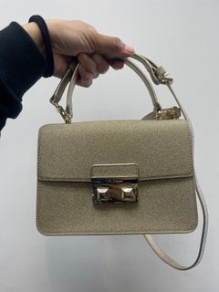 (Category: ) located in . Submitted by mluxeph (Listing ID 1374570057, Image 1). Description: .
