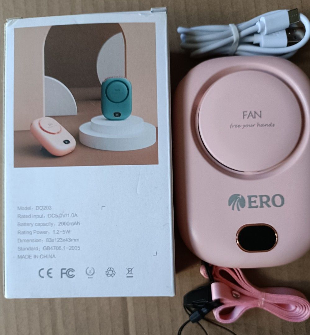 Hands free mini fan