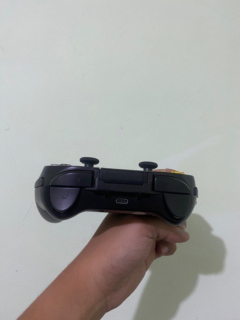 IPEGA PG-218 GOLD SOLDIER (Category: Controllers) located in Batac City. Submitted by yagenn (Listing ID 1374570707, Image 3). Description: .