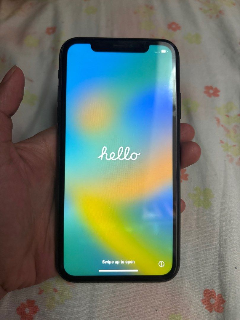 Iphone 11 64gb Factory Unlocked (Category: iPhone 11 Series) located in Manila. Submitted by regualkaryl (Listing ID 1374673692, Image 1). Description: For sale: Iphone 11 64gb Factory Unlocked All working po, napalitan lang yung battery and may visible na iilang white dots sa screen. offer and tawad lang po kayo, madali naman akong kausap. Manila Area! Willing to meet halfway/deliver (around manila lang po sana) .