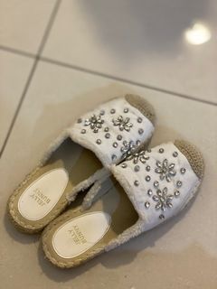 (Category: ) located in . Submitted by loreanne (Listing ID 1374640151, Image 1). Description: .