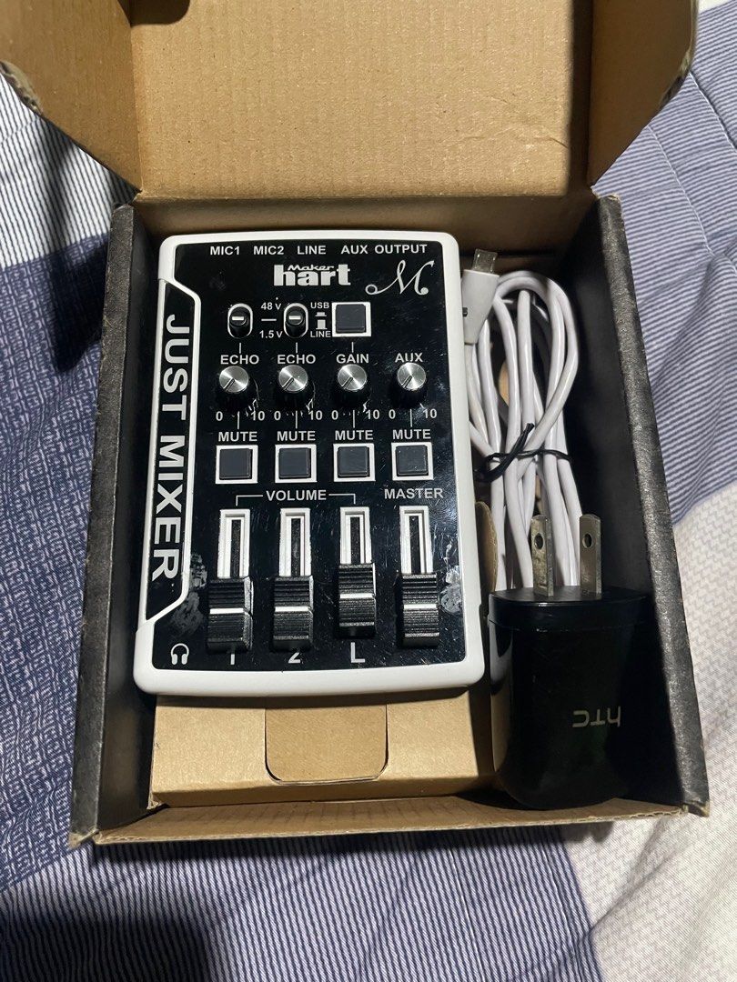 由 mikecc (刊登 ID 1374633916，圖片 1) 提交，位於 新北市 (New Taipei) 的 Maker hart - Just Mixer M 迷你混音器 台灣製 (類別：其他音響配件及設備)，說明：Maker hart - Just Mixer M 迷你混音器 Made in Taiwan 外觀：9成新 附件：混音器主機 x1、micro usb x1,usb插頭 x1 詳細規格請上網搜尋。