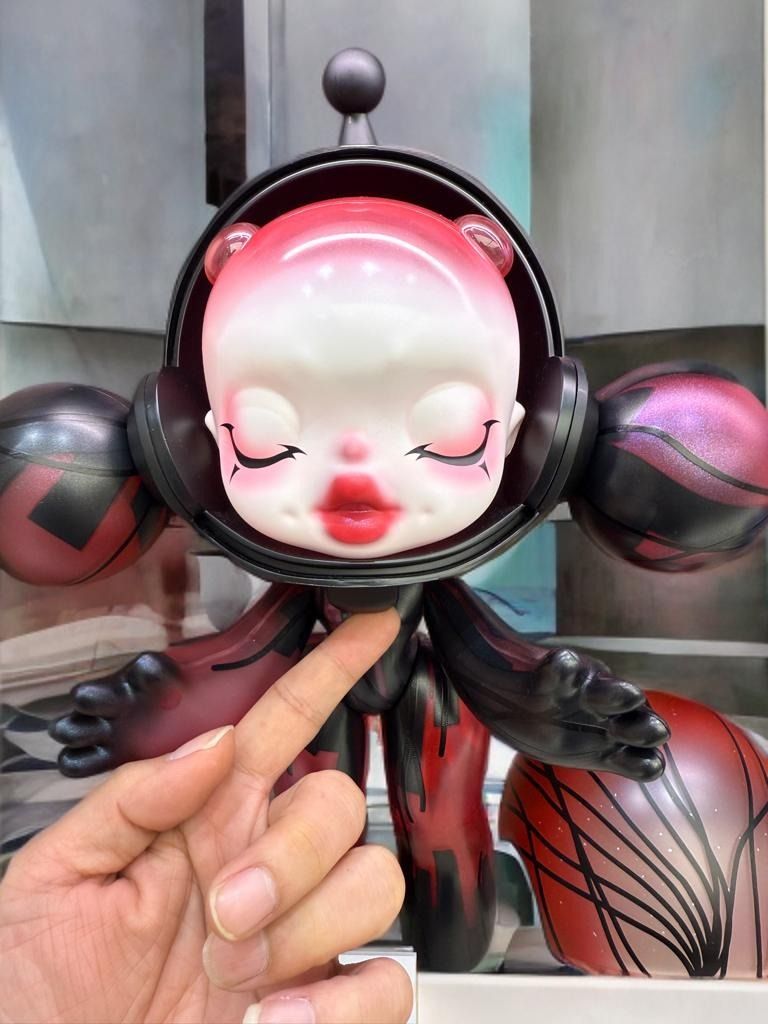 MEGA α SKULLPANDA 400% Red Crystal MEGA α SKULLPANDA 400% Red Crystal - POP MART (Canada)