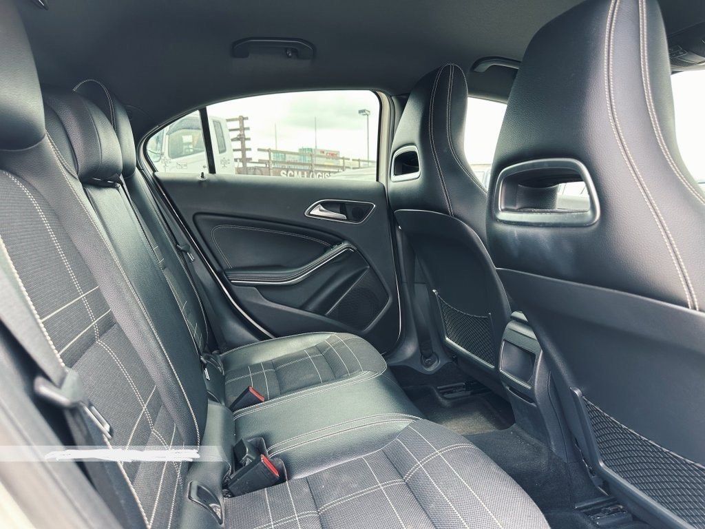 Mercedes-Benz A-class  A180 Auto62885347314435114