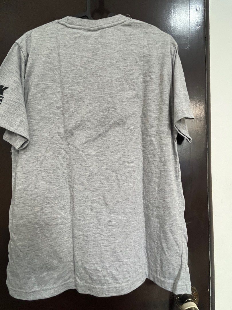 Nick Automatic Shirt M (Category: Tshirts & Polo Shirts ) located in Muntinlupa City. Submitted by chinggg2 (Listing ID 1374563502, Image 2). Description: Nick Automatic Shirt Medium size.