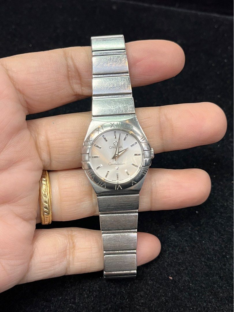 OMEGA Constellation Silver Dial Ladies’ Watch (Category: Luxury Watches) located in Taguig. Submitted by mhalet.902 (Listing ID 1374571100, Image 1). Description: Gender: Ladies’ Reference #: 795.1001 Movement: Quartz Case Size: 25mm Case Material: Stainless steel Strap Size: 5” / 6.1” (with face) Crystal: Sapphire Water Resistance: 100m Dial Type/Color: Analog/Silver Band Type: Bracelet Band Material: Stainless steel Clasp: Butterfly Inclusion: 