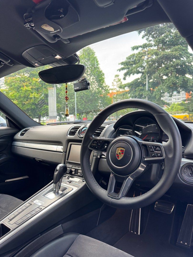 Porsche Cayman PDK 2.7 (A) (Category: Used Cars) located in Singapore. Submitted by mrhandyman_sg (Listing ID 1374624135, Image 3). Description: Cheap Price is Negotiable Looking for serious Seller Comes with Apple Carplay 2nd Owner Count.