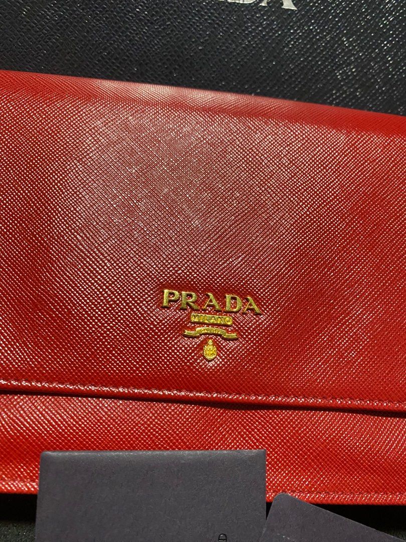prada wallet on chain (Category: Luxury Bags & Wallets) located in Baguio. Submitted by fullroom.dgs (Listing ID 1374642837, Image 3). Description: prada wallet on chain excellent condition authentic please check photos.
