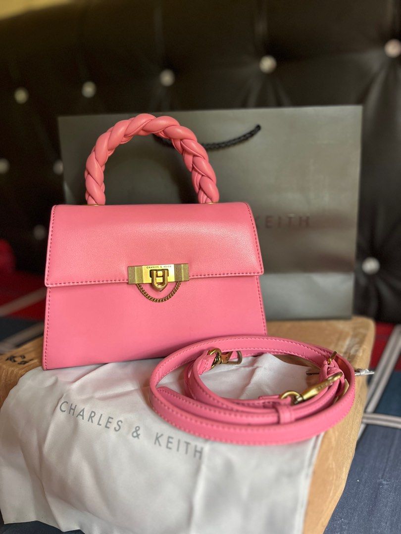 ★CHARLES&KEITH★Tallulah Braided Handle Trapeze Bag/送料込 ☆CHARLES&KEITH☆Tallulah Braided Handle Trapeze Bag/送料込