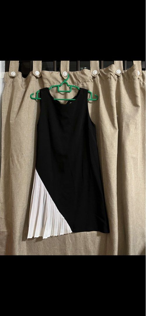 Preloved dresses (Category: Garage sale) located in Singapore. Submitted by justbehappy2day (Listing ID 1374640165, Image 2). Description: Price ranges from $4 to $15 Mostly in xs or s sizes (except 1st pc in M).