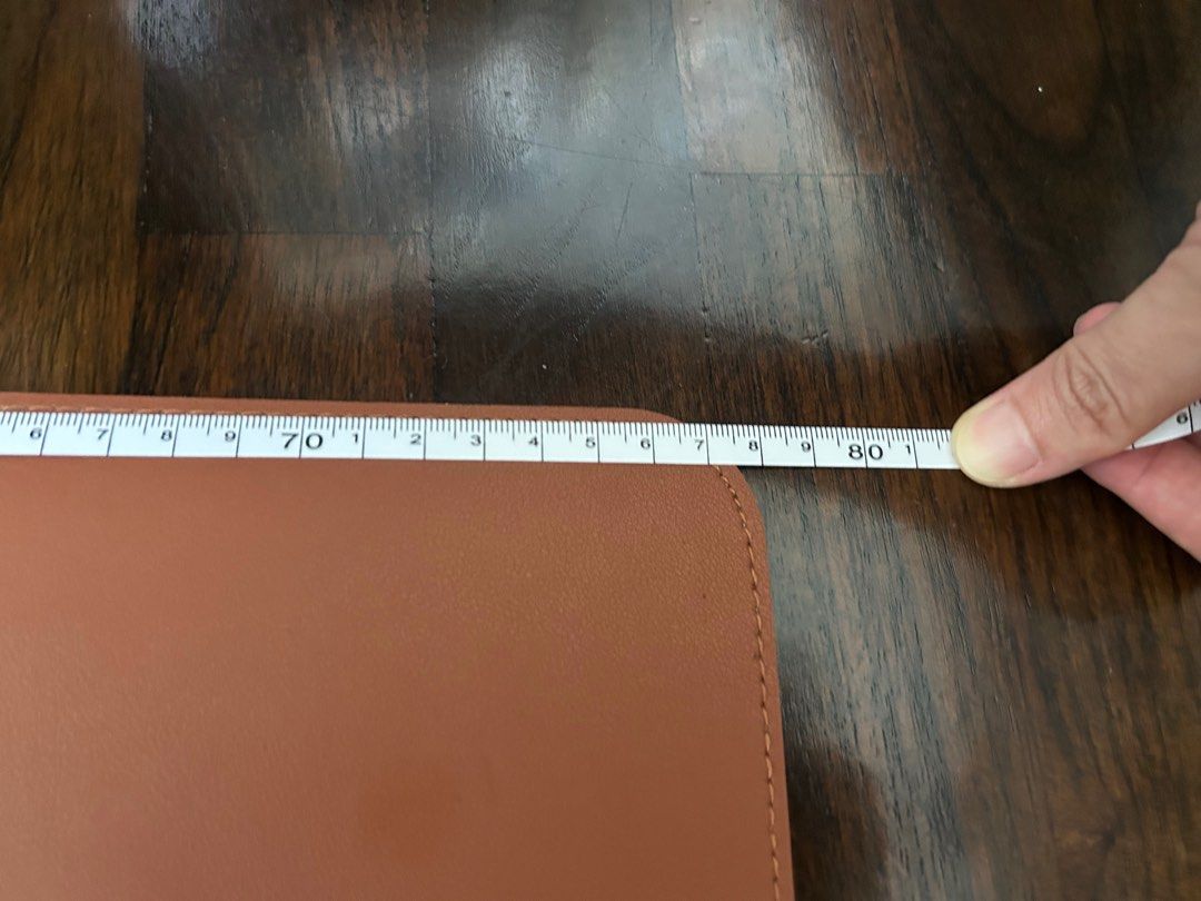 PU Leather Desk Mat Brown (Category: Mouse & Mousepads) located in Singapore. Submitted by latsryc (Listing ID 1374605995, Image 2). Description: used for 2-3 weeks but selling as i prefer a black one. measurements are around 78 cm x 39 cm, can see 2nd and 3rd pics. can roll it up so it becomes portable. good for study table. .