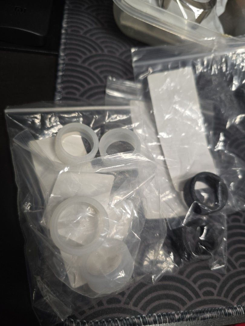 Ring protector (Category: Other Accessories) located in Singapore. Submitted by megam1nd (Listing ID 1374524880, Image 1). Description: Brand new unused 6 pieces. 4×transparent 2×black all for 5 dollars.
