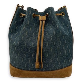 (Category: ) located in . Submitted by carousellluxury (Listing ID 1374606925, Image 1). Description: .